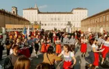 Torna l'Oktoberfest a Torino: la grande parata, i piatti tipici e i concerti dal vivo
